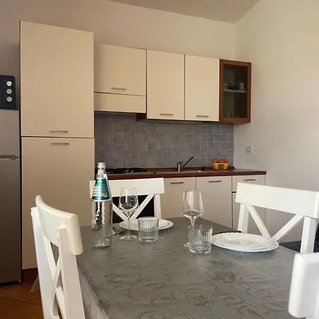 Domus De Goene Фермерский дом Loceri