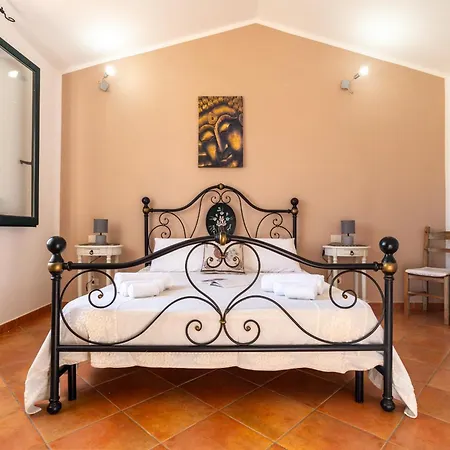 Alloggio per agriturismo Domus De Goene Loceri